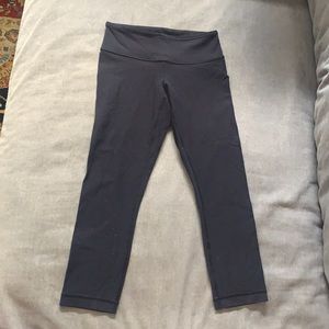 Size 2 wunderunder crop leggings low rise